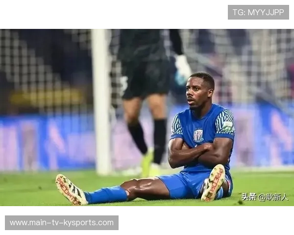 足协裁判评议认定申花球员无犯规事实，申花足协杯夺冠球迷哭了