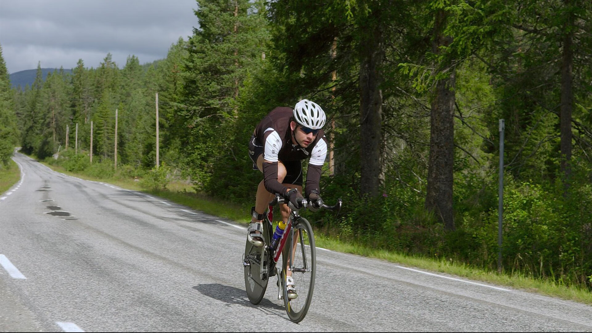 安德森希望通过引援建立更具延展性的阵容框架，t安德森