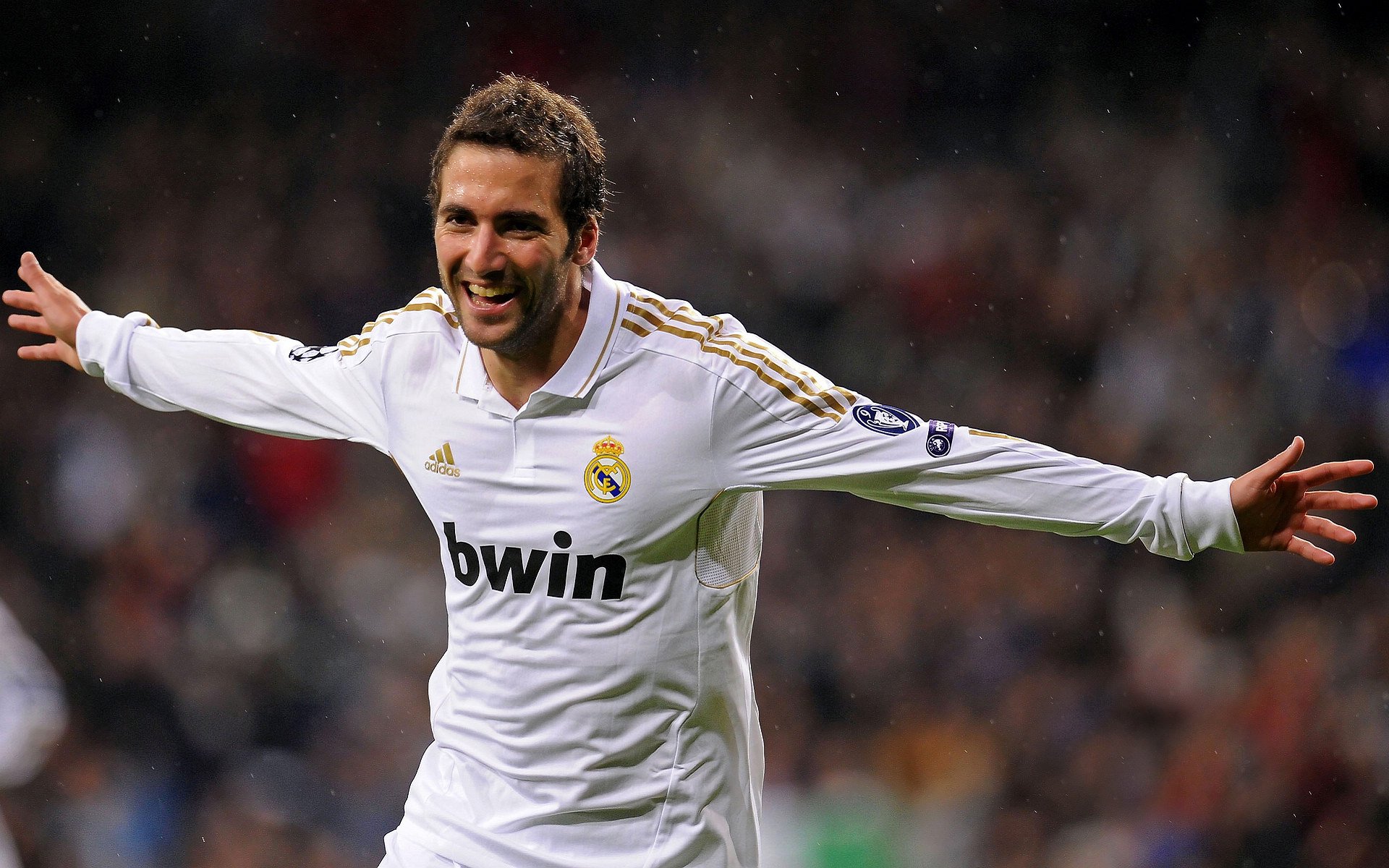 34-4，太疯狂！英超冠军轰34球9连胜完爆对手，位居英超前2，英超38轮顺序